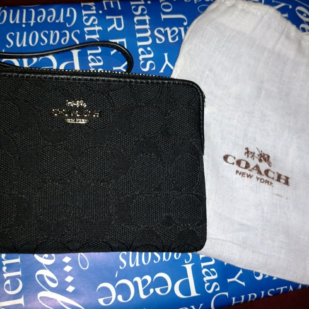 NWT Coach black signature wristlet